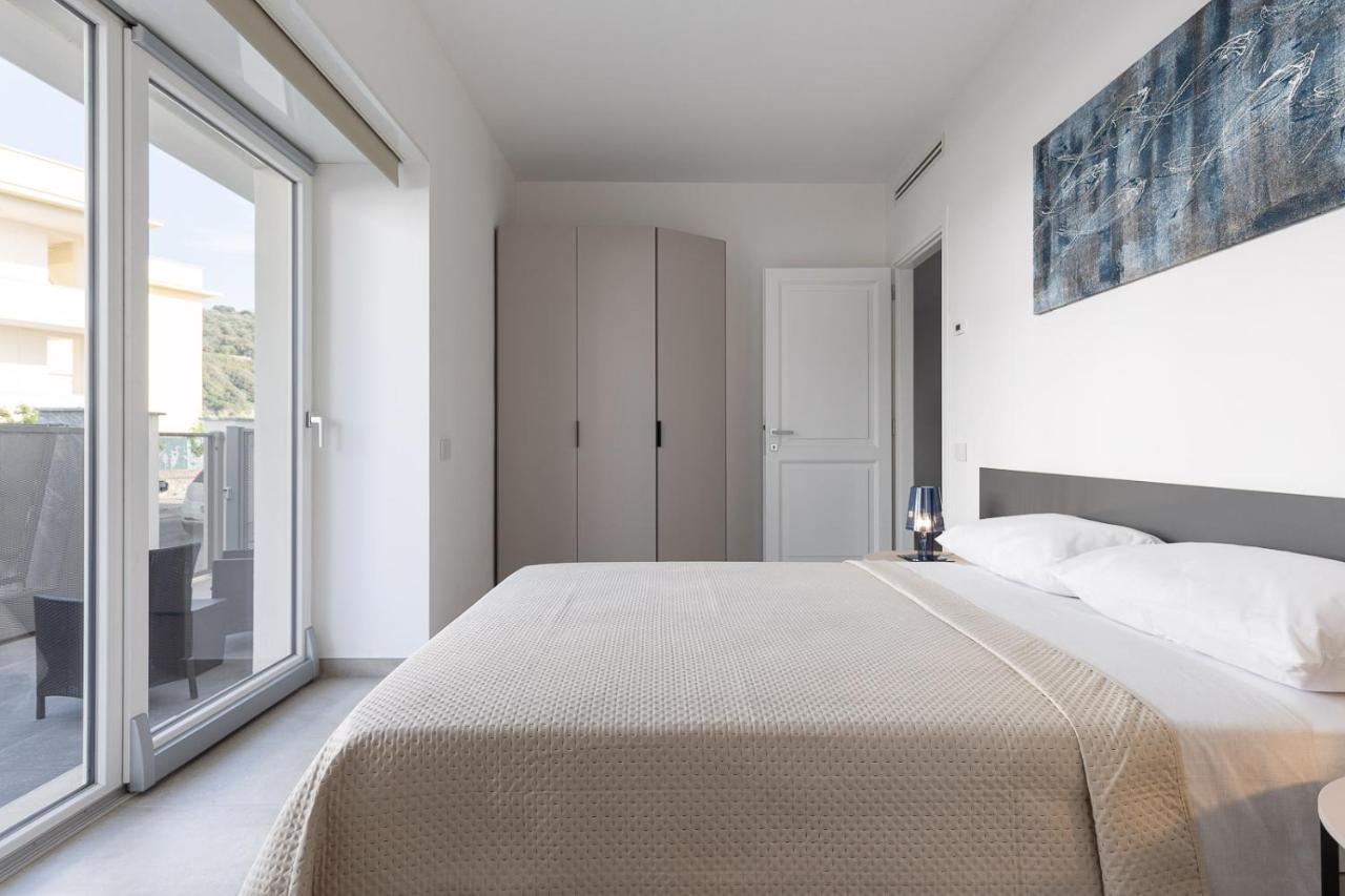 Oneweek Gaeta Suites And Apartments Екстериор снимка